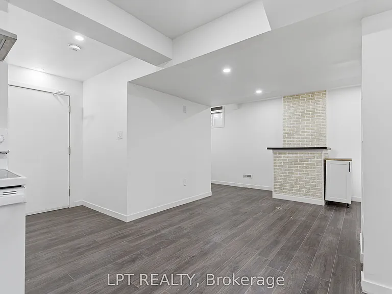 3401 Regiment Rd — Photo 12