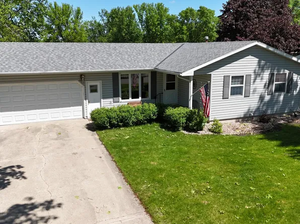 1314 W Birch Ave, Olivia, MN 56277