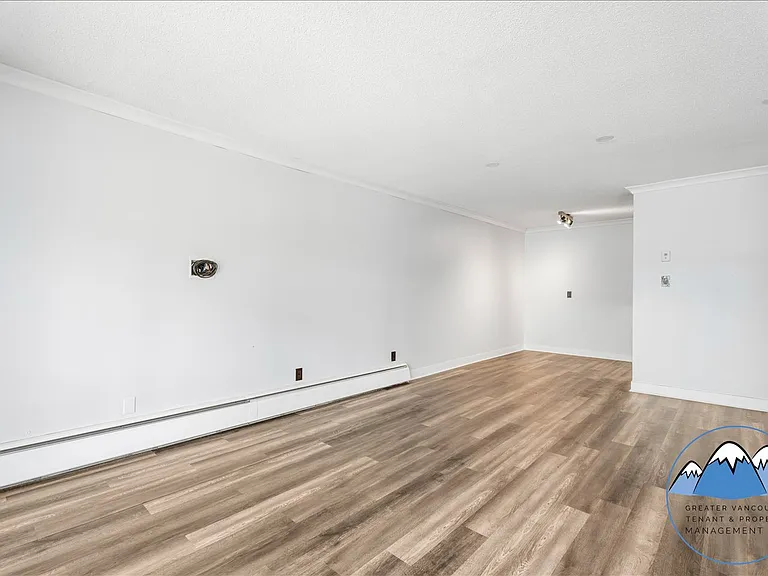 270 3rd St W — Photo 11