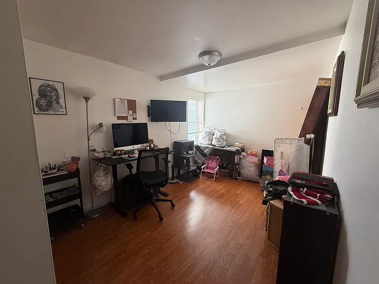 1010 Green St #2 — Photo 9