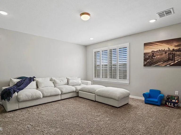13677 Baja Vista Ct — Photo 16
