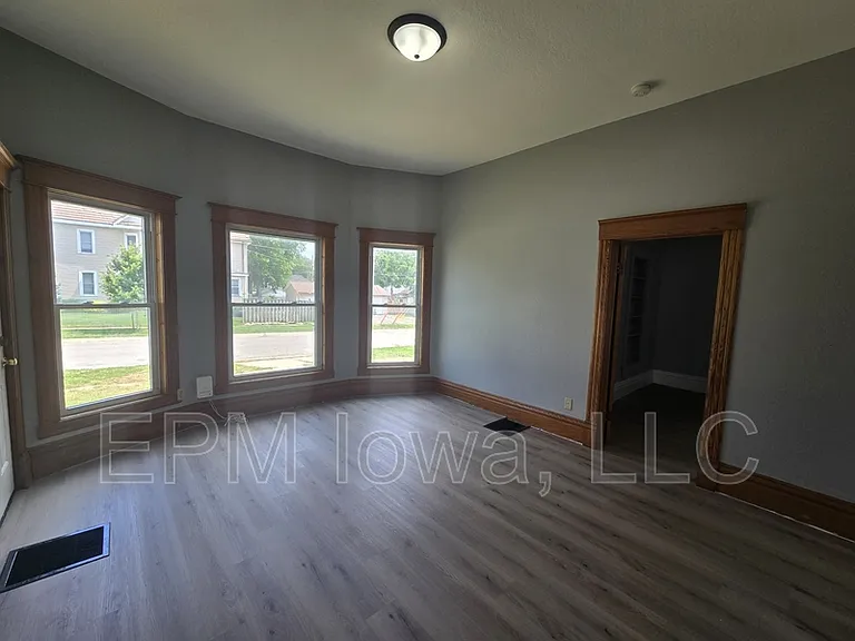 301 Leland Ave — Photo 9