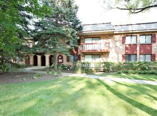 8020 Woodglen Ln APT 106, Downers Grove, IL 60516