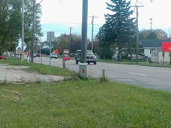 Exterior Neighborhood (street photo)