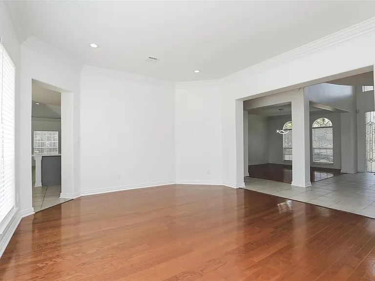 1715 Cottage Landing Ln — Photo 14