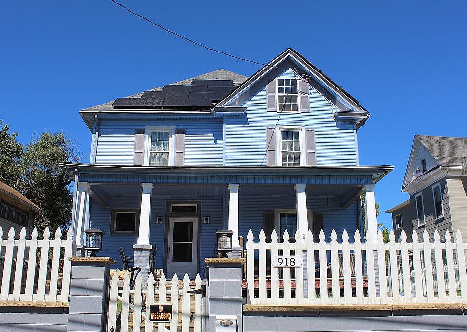 1st image of 918 Dale Ave SE