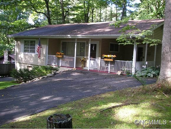1st image of 83 Dogwood Dr