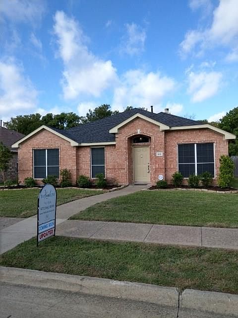 1st image of 813 Parker Dr