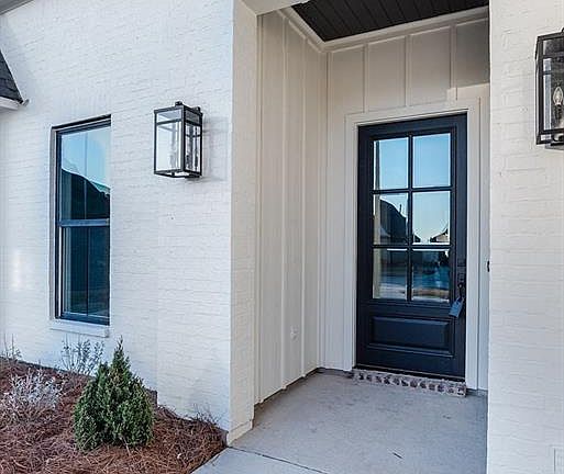 3rd image of 705 Julesburg Ln