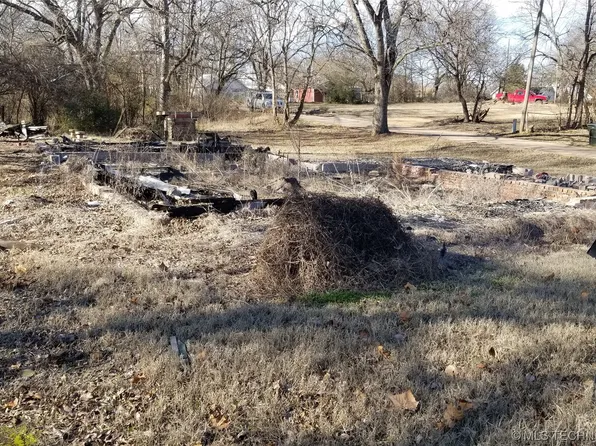 609 NE 4th Ave, Durant, OK 74701