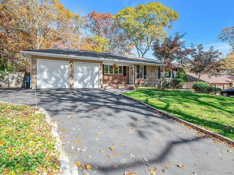 23 Princeton Dr — Photo 1