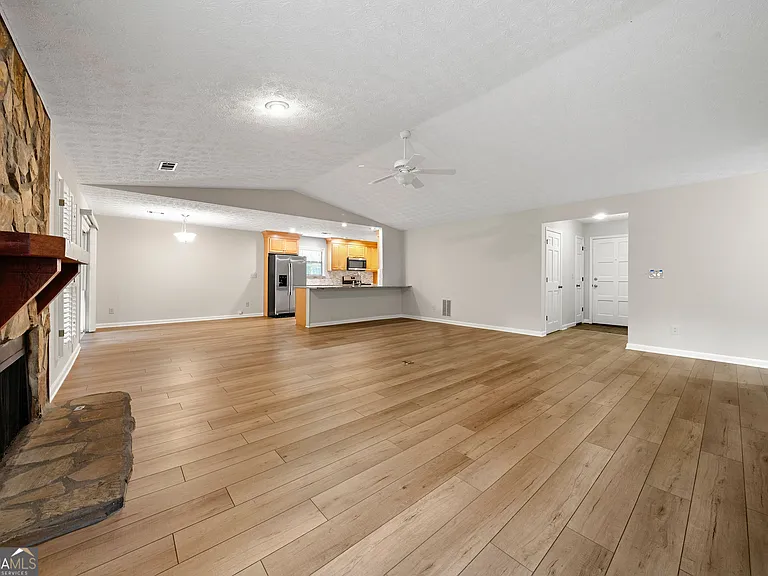 503 Waterwood Bnd — Photo 4