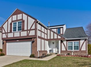 336 Albert Dr, Vernon Hills, IL