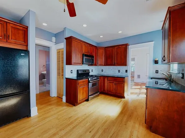 136 Mansfield St, New Haven, CT 06511