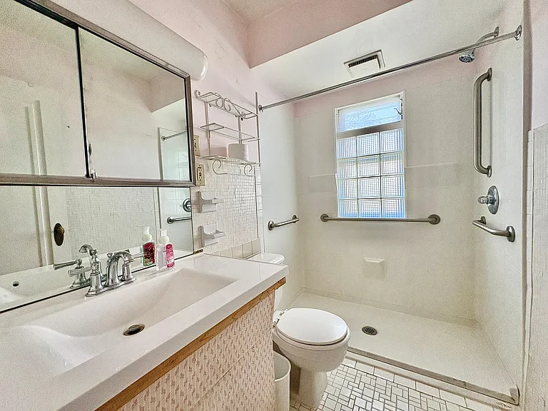 626 S Gladstone Ave — Photo 17