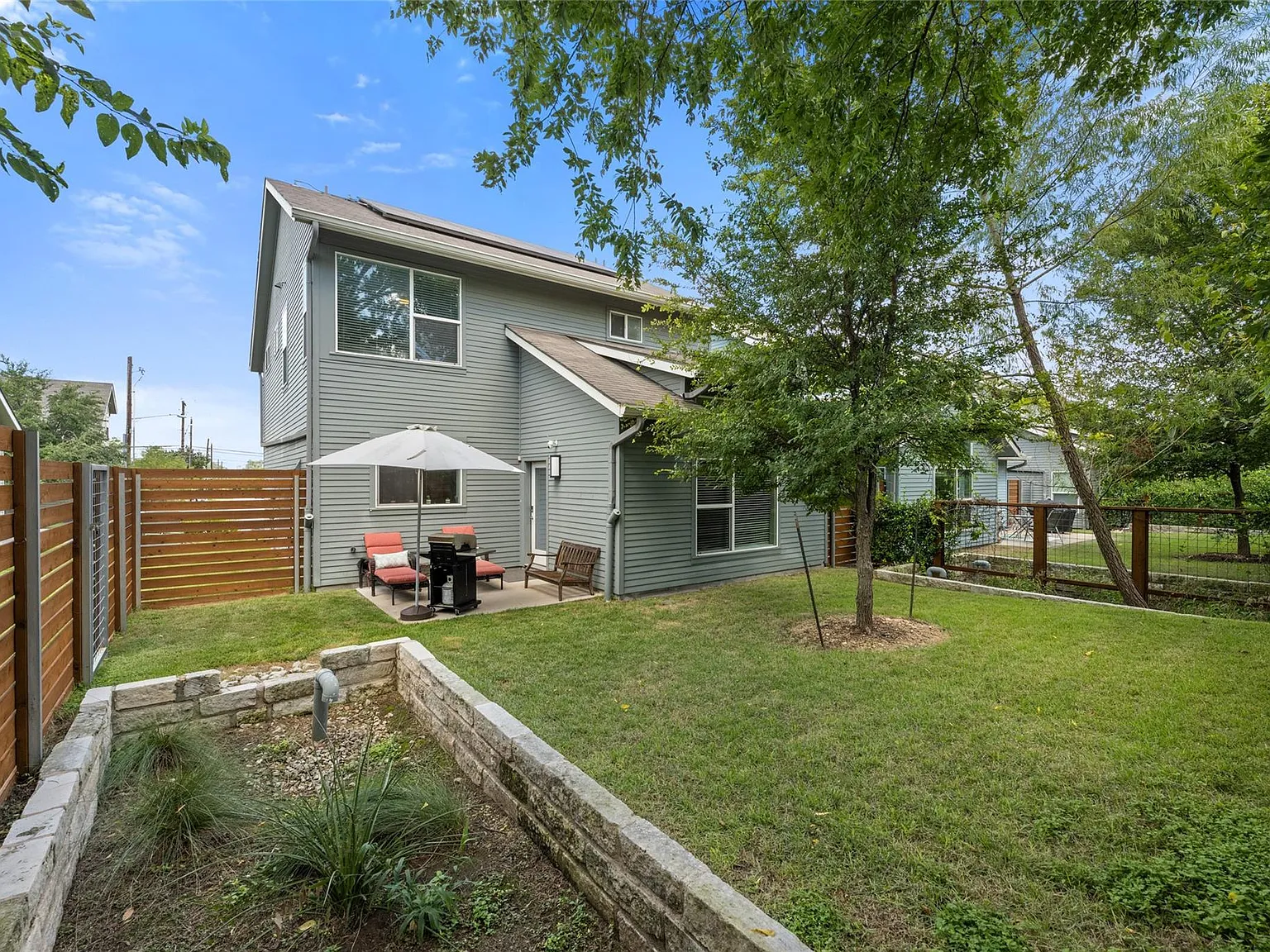3 bed, 2.5 bath, 1839 sqft, $2,995 — Photo 3