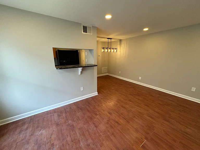 717 Brandywine St SE #202 — Photo 6