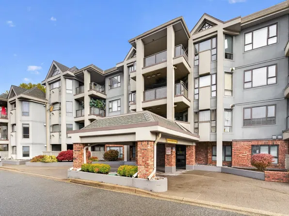 15241 18th Ave #201, Surrey, BC V4A 1W9