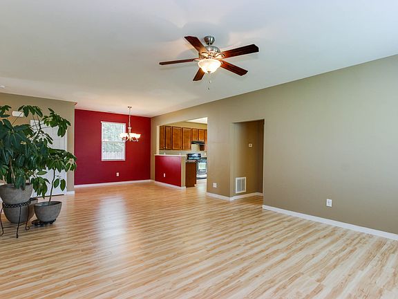 4th image of 118 Cotswold Ct