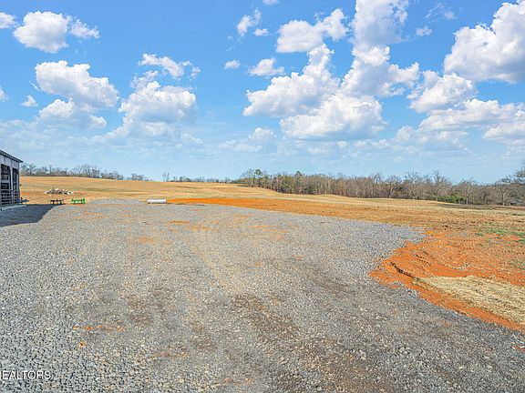 3rd image of Thorngrove Pike