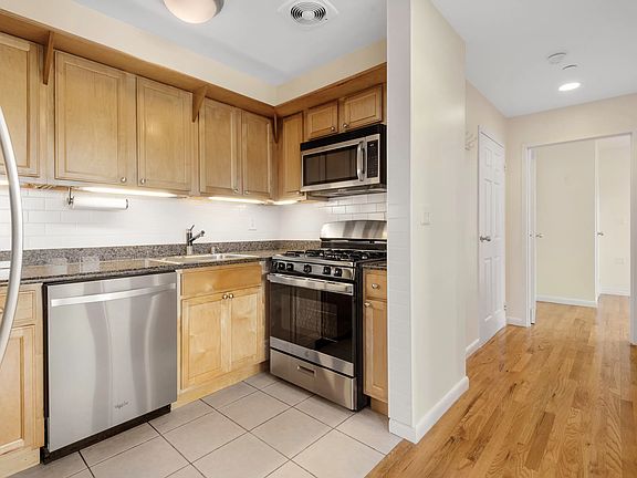 4th image of 11882 Metropolitan Ave APT 6B