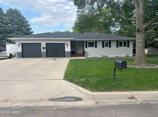 180 18th St NE, Watertown, SD 57201
