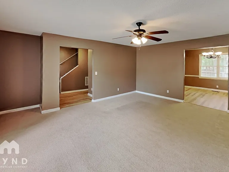 2574 Overlake Dr — Photo 6