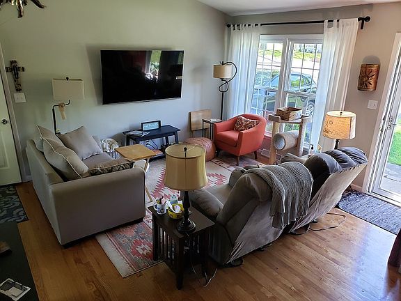 Lvng/original hardwood floor