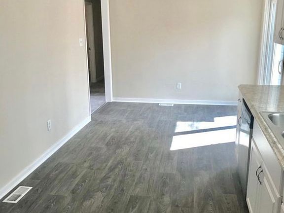 5th image of 3511 Colonnade Dr