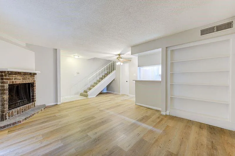 1 bed, 1.5 bath, 750 sqft, $1,135 — Photo 3