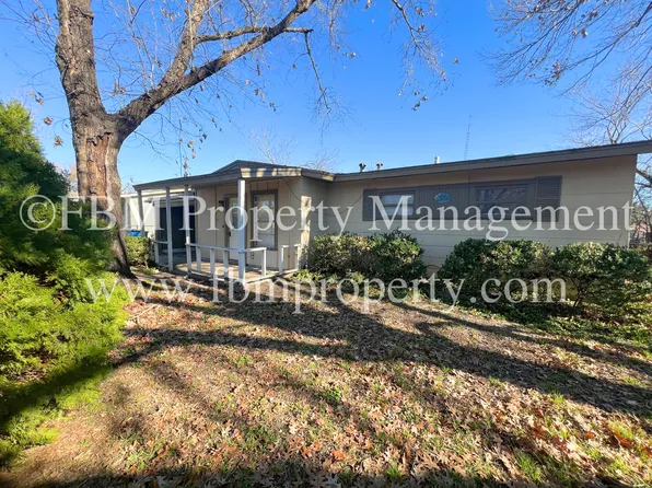 3015 Winfield Dr, Corsicana, TX 75110