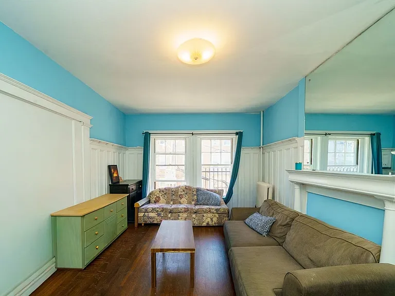 39 Strathmore Rd #3 — Photo 4