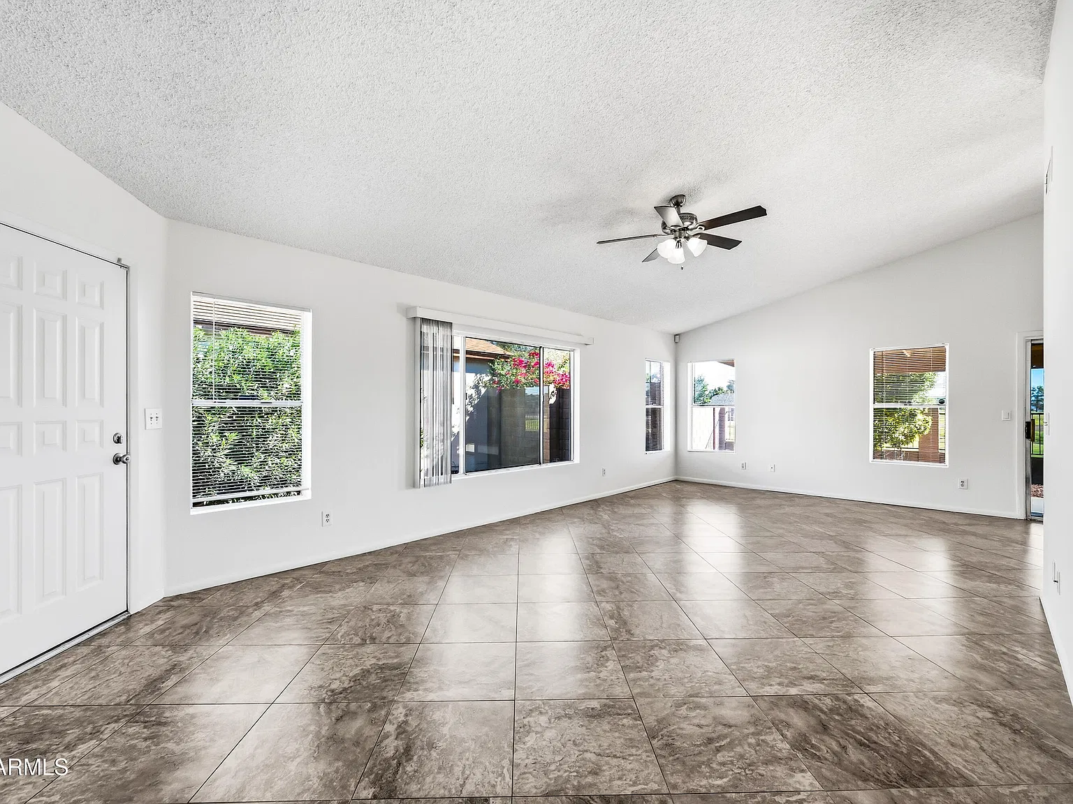 3 bed, 2.0 bath, $1,895 — Photo 4