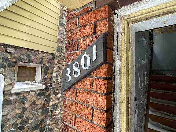 3801 Clairmount