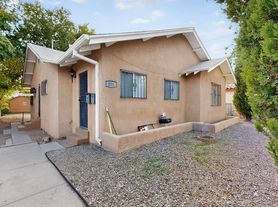 816 Lead Ave SW