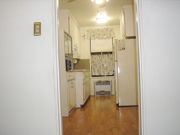 2nd image of 8385 Woodhaven Blvd APT 1H