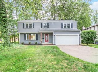 400 Douglas Dr, Bay Village, OH 44140