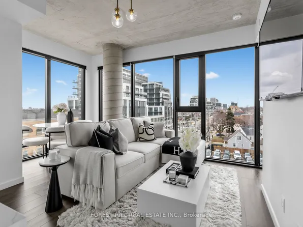 7 Smith Cres #519, Toronto, ON M8Z 0G3
