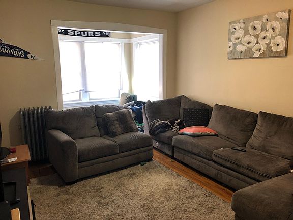 5th image of 548 Elmwood Ave APT 1