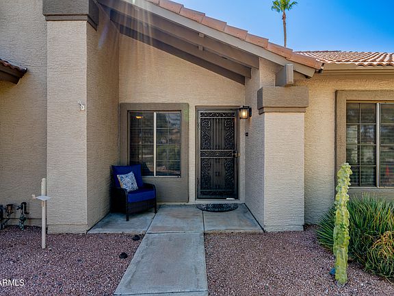 4th image of 926 N SAILORS Way