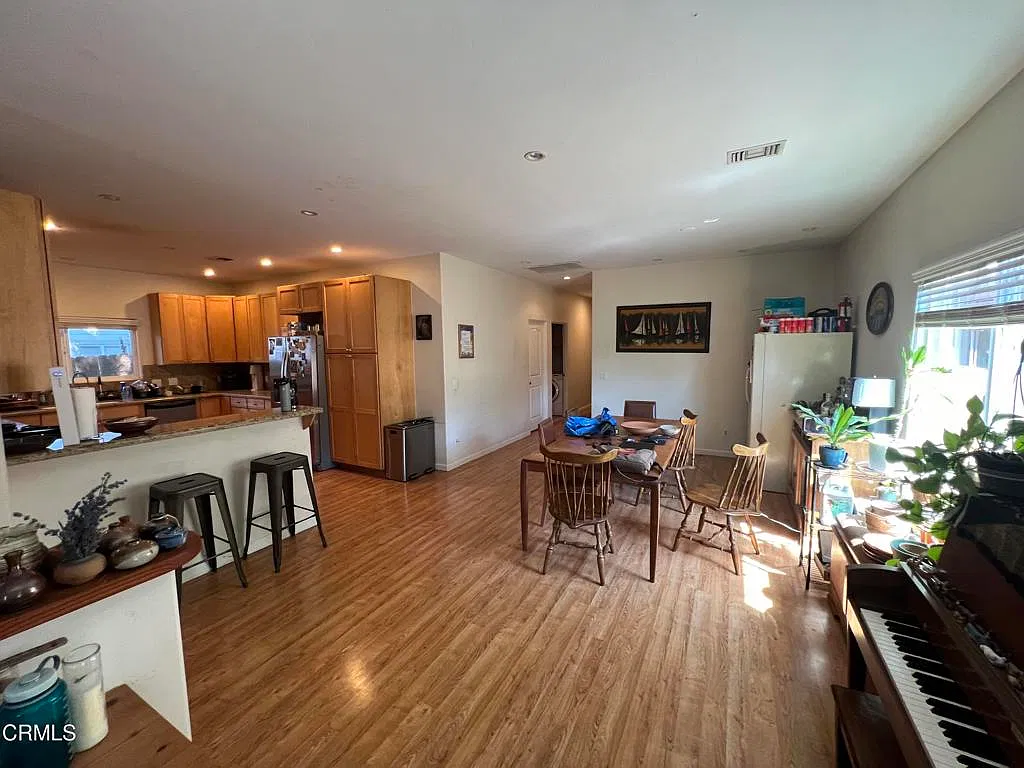 4 bed, 3.0 bath, 1978 sqft, $1,000 — Photo 3