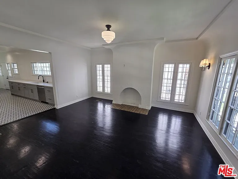 351 S Detroit St #2 — Photo 4