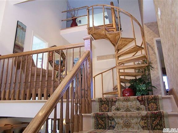5th image of 11 Spinnaker Ct