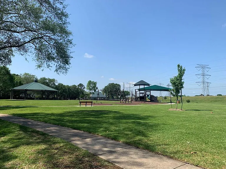 Lakefield Park
