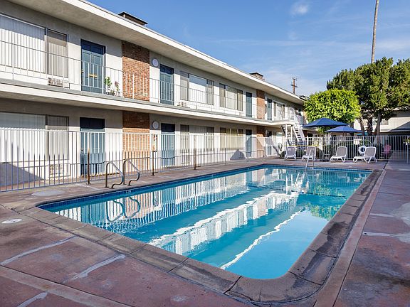 4th image of 6835 Variel Ave APT 35