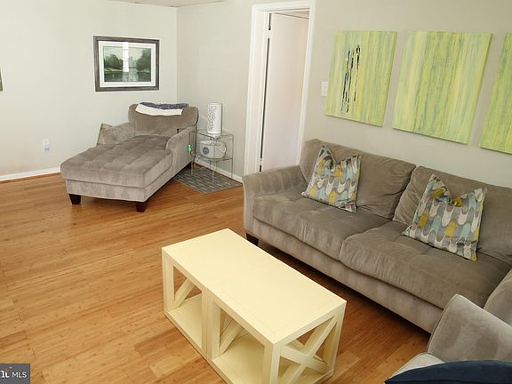 4th image of 1810 Key Blvd #9469