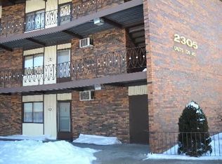 2305 Holiday Ter APT 127, Lansing, IL 60438
