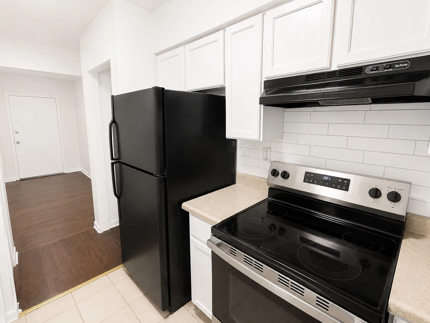 2 bed, 800 sqft, $1,099 — Photo 3