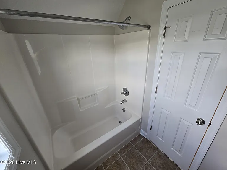 305 Cabin Cir — Photo 11