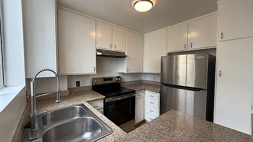 1377 S Beverly Blvd #404 Photo 1